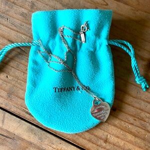 Tiffany & Co HEART NECKLACE
